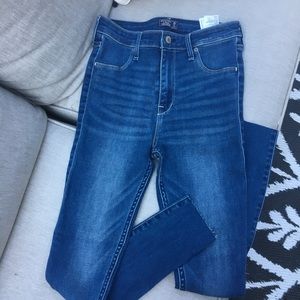 ☞︎Abercrombie & Fitch high rise jeans